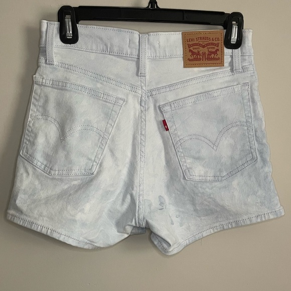 Levi’s High Rise Acid Wash Denim Shorts - Picture 2 of 5
